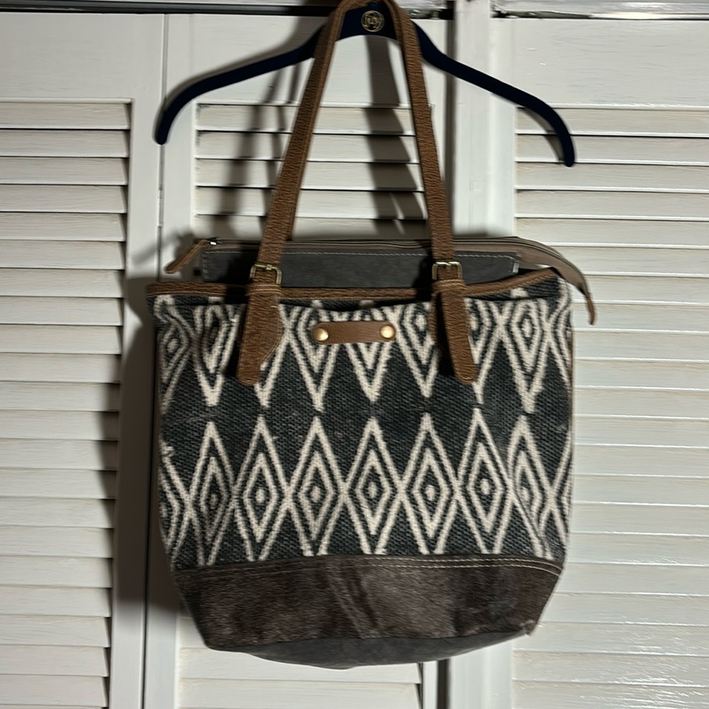 Myra Bag